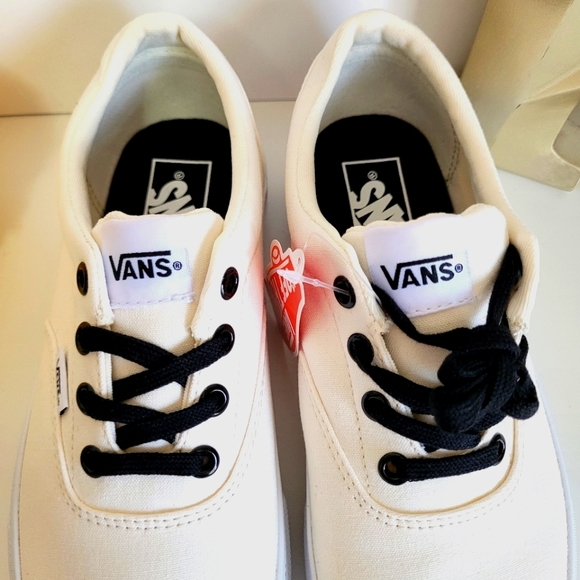 Vans Women Doheny Sneaker - Picture 2 of 6